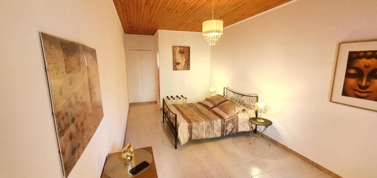 Bed and Breakfast Chez Isabelle Luri Екстер'єр фото
