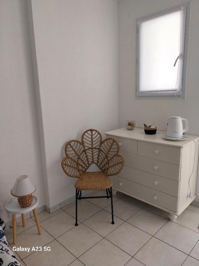 Bed and Breakfast Chez Isabelle Luri Екстер'єр фото